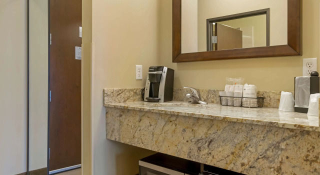 Двухместный полулюкс Best Western Plus Lacey Inn & Suites