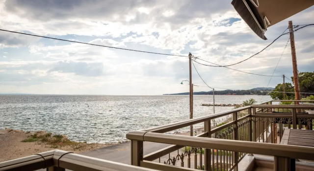 Люкс Royal с балконом Royalty Suites Seaside