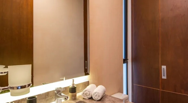 Апартаменты Two Bedroom Luxury Apartment by TuLuna
