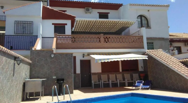 A 15' Granada, Piscina, Solarium, Futbolín, Casa Medina Güevéjar, Varaa Hotelli Guevejar Granada