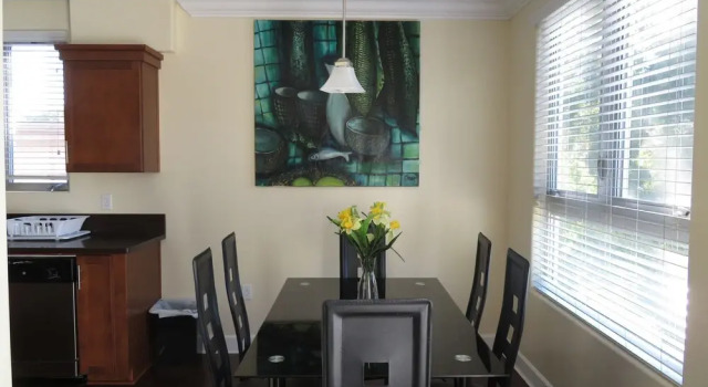 Апартаменты Luxury с 2 комнатами с видом на внутренний двор 2 Bed 2 Bath in Studio City