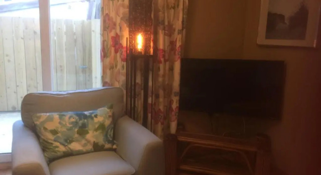 Secluded ground floor village centre apartment, Prenota Appartamento Dunfanaghy 