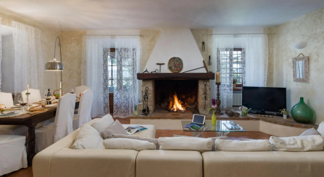 Beautiful villa with private pool immersed in the Tuscan countryside-Capanna al Lago