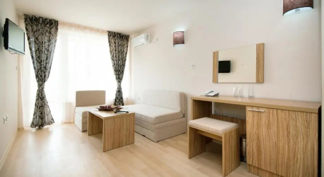 Люкс c 1 комнатой с балконом Karlovo Hotel