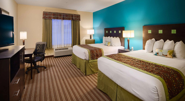 Четырёхместный номер Standard Best Western Plus Desoto Inn & Suites