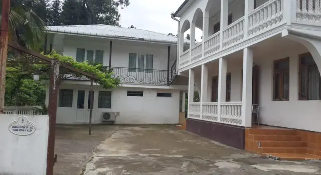 Archil, Book Guesthouse Batumi 