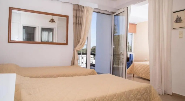 Апартаменты с балконом Hotel Elena