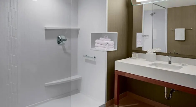 Двухместный люкс Courtyard by Marriott Dallas Flower Mound