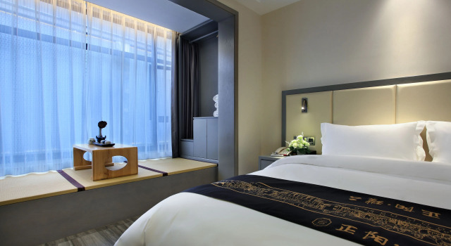 Wing Hotel Guilin - Central Square