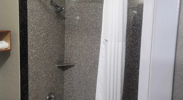 Люкс Travelodge by Wyndham San Antonio Downtown Northeast