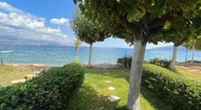 Коттедж The SeaFront House