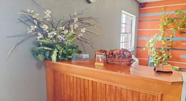 Woodfield Inn and Suites, Reserva ahora Hotel Yoakum Texas
