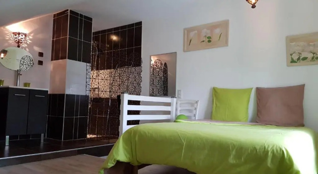 Le vieux Pressoir, Book Hotel Hotels in Burgundy with a Pool, Swimming Pool