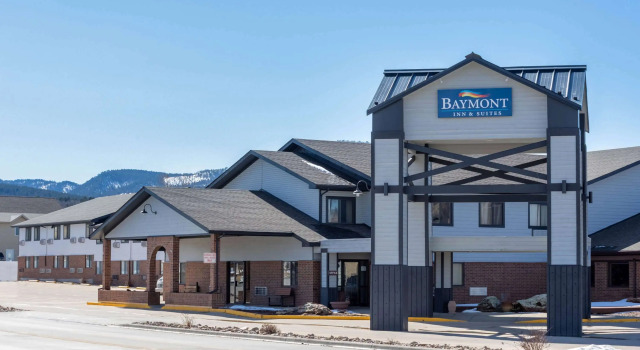 Baymont by Wyndham Spearfish, Забронировать Отель Спирфиш Black Hills National Forest, рядом с High Plains Heritage Center Museum