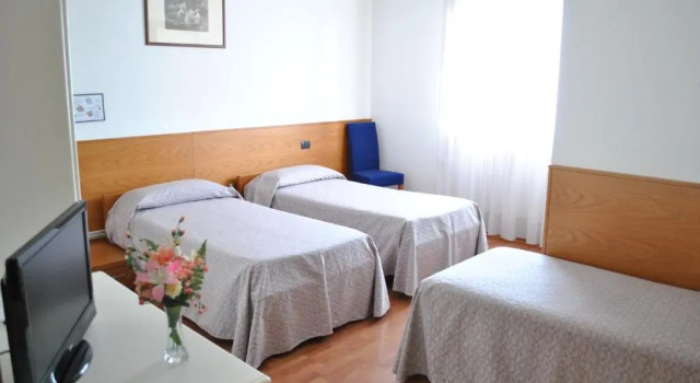 Трёхместный номер Standard Rometta Hotel