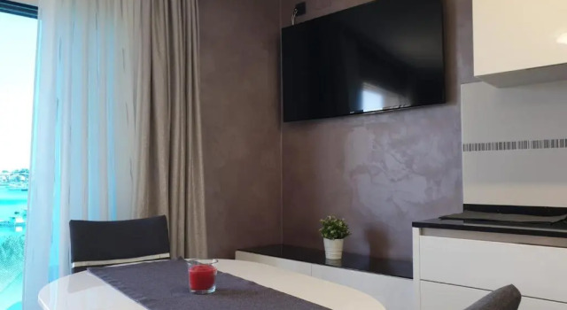 Апартаменты c 1 комнатой с видом на море Apartments Riva-Interauto