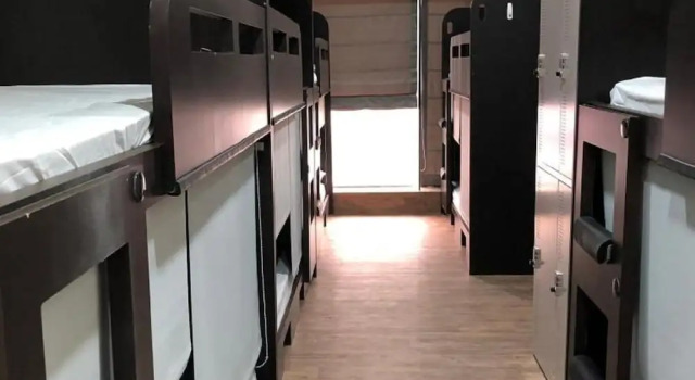 Кровать в общем номере Homy Inn Zhongxiao Dunhua