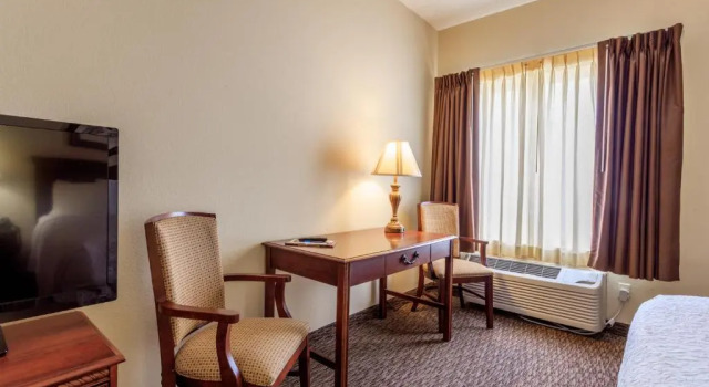 Номер Standard Branson Towers Hotel