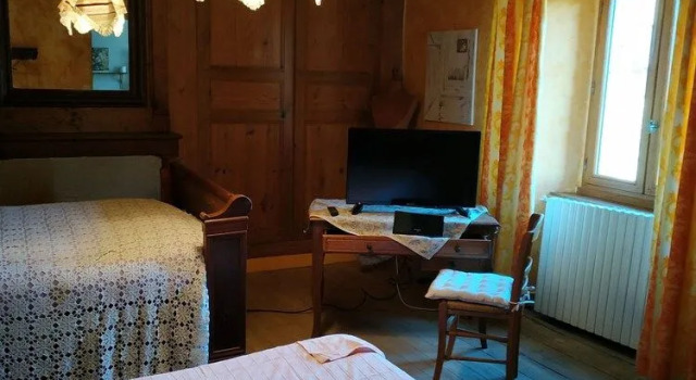 Auberge Paysanne, Book Hostel / Vandrerhjem Hoteller i Cantal med morgenmad, Morgenmad