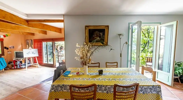 Le Petit Paradis, Book Hotel Prémian Hérault