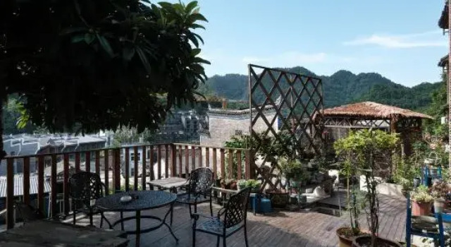 Phoenix Xinsu Light Luxury Courtyard Homestay (Hongqiao Branch)