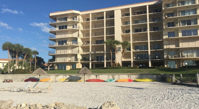 Номер Standard с 2 комнатами Magnificent Gulf View Condo 2 Bedroom Condo by RedAwning