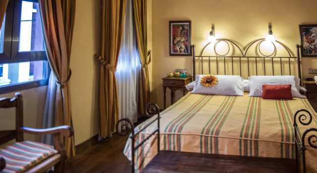 Hostal Paris