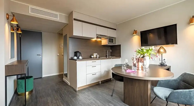 Номер Deluxe MASEVEN München Messe Dornach