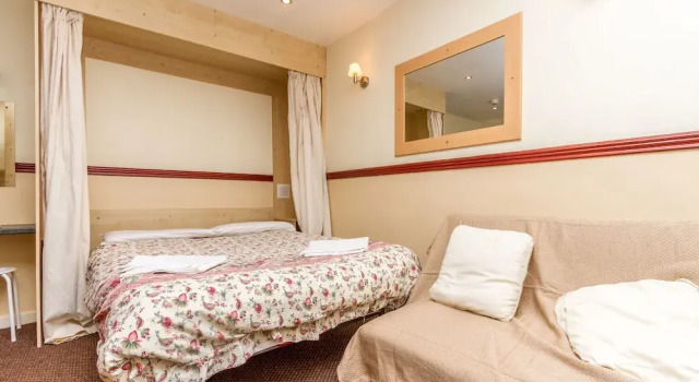 Студия Lynton Apartments