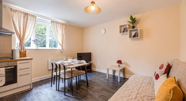 Lovely Flat in Rotherham, Забронировать Отель Ротерем Южный Йоркшир, рядом с Футбольный стадион "Милмур"