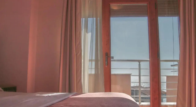 Hotel Nais Beach, Rezervovat Hotel Hotely v Durres County s parkováním, Parkování