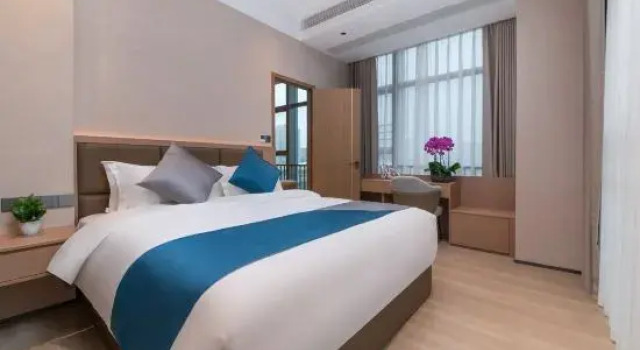 Люкс Deluxe Ramada Encore by Wyndham Zhuhai