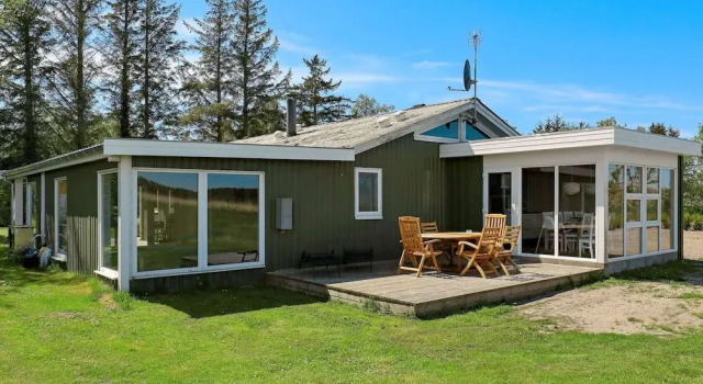 Коттедж 4 star holiday home in Hals