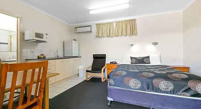 Трёхместный номер Superior Econo Lodge Park Lane