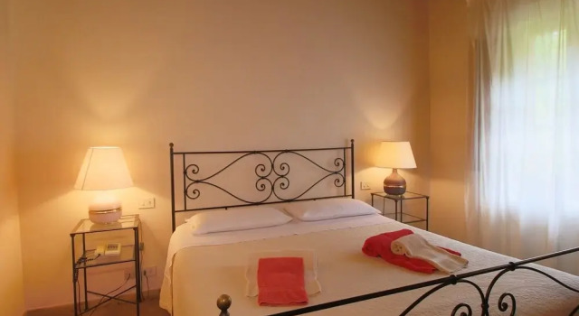 Вилла Classic Expensive Villa With Tennis Court in Sinalunga