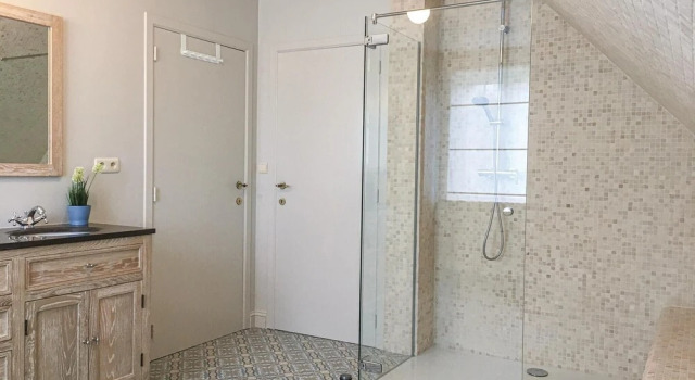 Stunning Home in Wellen With 4 Bedrooms and Wifi, Prenota Hotel Hotel a Flanders con parcheggio, Parcheggio