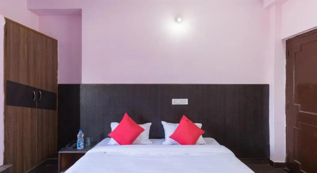 Номер Standard OYO 23056 Hotel Utsav