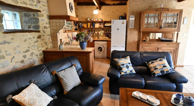 La Vallée du Launay, Đặt Khách sạn Quevert Brittany