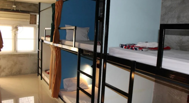 Yellow Flowers Hostel, Забронировать Хостел Чианграй провинция Чианграй
