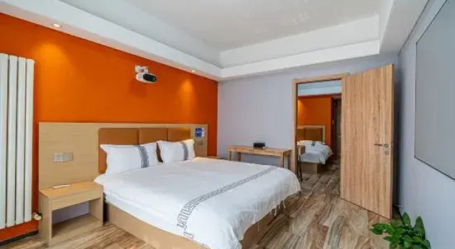 Люкс Lanuo Light Luxury Hotel (Erqi Wanda Chuangfu Xincheng Branch)