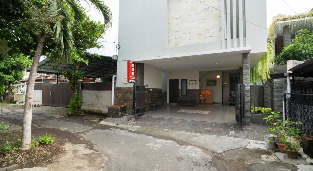 DTamblingan Guest House at Taman Griya Jimbaran RedPartner - Minimum Stay 30 Nights, Забронировать Гостевой дом Гостевые дома Джимбарана, рядом с Udayana University Jimbaran, Гостевой дом