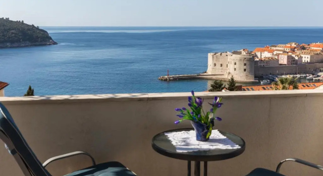 Студия с балконом и с видом на море Apartments Dalmatin