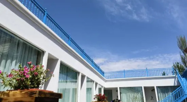 Lining Guoguo Homestay (off the street), Boek Hotel Tekes Xinjiang