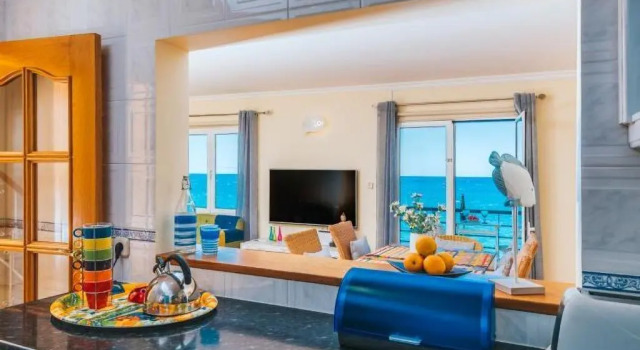 The Yellow House, Buchen Sie Hotel Paul do Mar Madeira