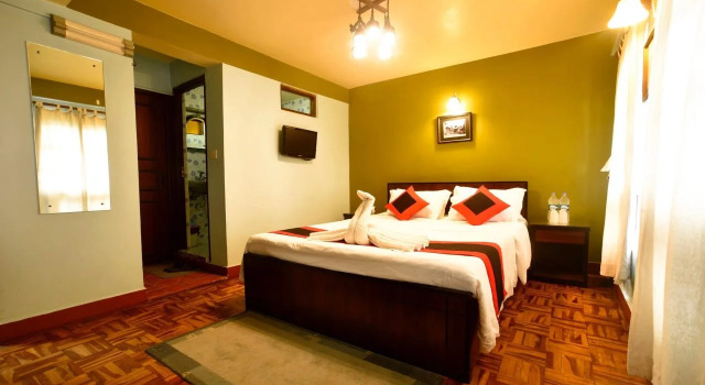 Vajra Guest House & Restaurant