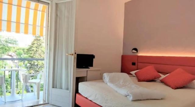 Двухместный номер Standard с балконом Hotel Villa Platani