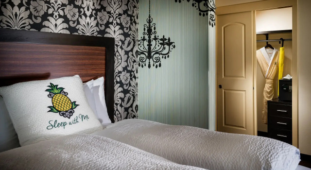 Четырёхместный полулюкс Staypineapple, The Maxwell Hotel, Seattle Center Seattle