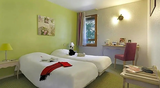 Четырёхместный семейный номер Standard Hôtel IKAR Blois Sud