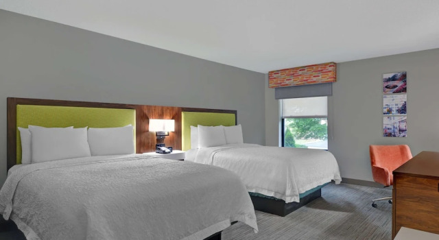Четырёхместный номер Standard Hampton Inn Charlotte Monroe
