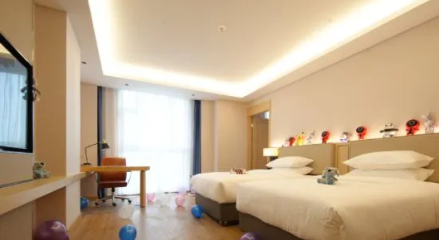 Семейный люкс Vienna International Hotel (Yingshan Taihe Xintiandi Branch)